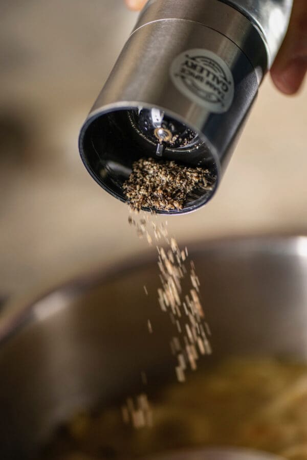 TAAM Spice Gallery Organic Black Peppercorns with Grinder | Whole Tellicherry Peppercorns | Bold Aroma & Flavor | USDA Organic | Adjustable Ceramic Grinder (60g) - Image 2